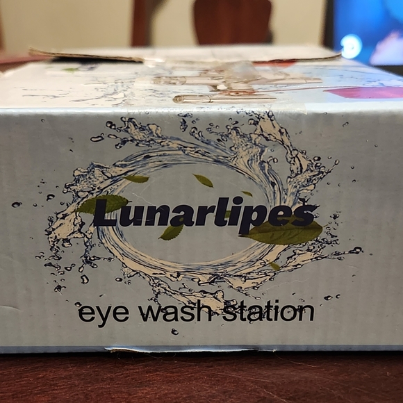 NWT-Lunarlipes Faucet Mounted Eyewash Station. $21 - Picture 8 of 11